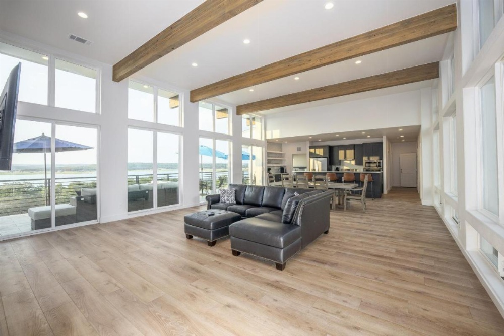 THE OASIS AT CANYON LAKE home Image 12