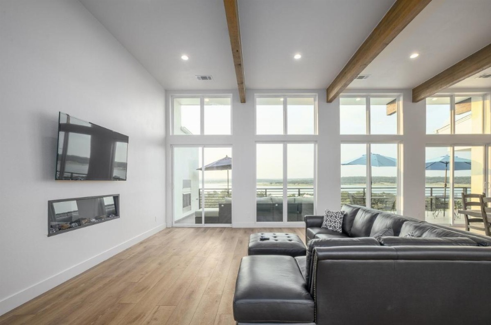 THE OASIS AT CANYON LAKE home Image 19
