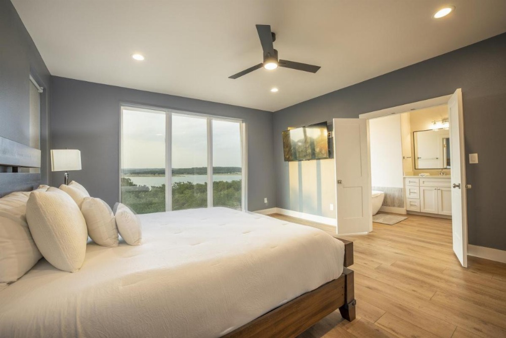 THE OASIS AT CANYON LAKE home Image 23