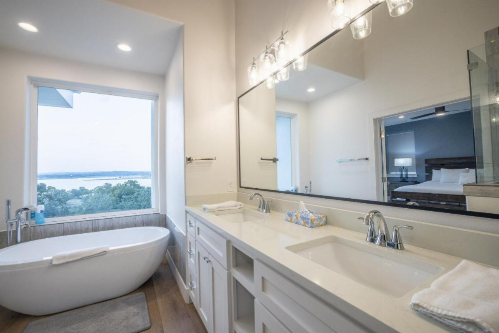 THE OASIS AT CANYON LAKE home Image 24