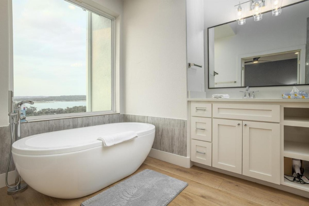 THE OASIS AT CANYON LAKE home Image 25