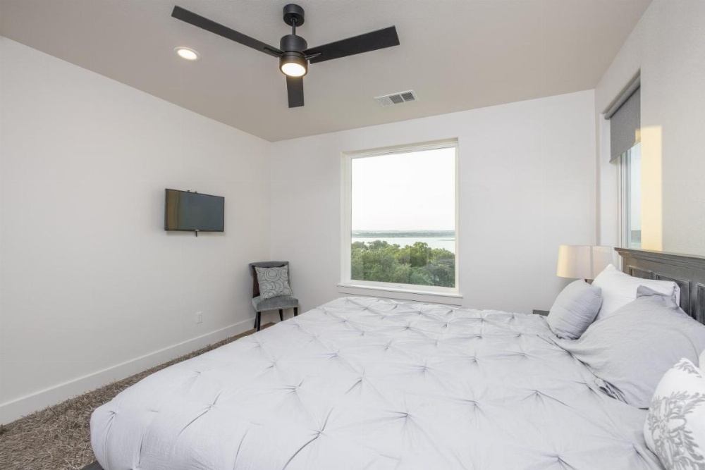 THE OASIS AT CANYON LAKE home Image 27